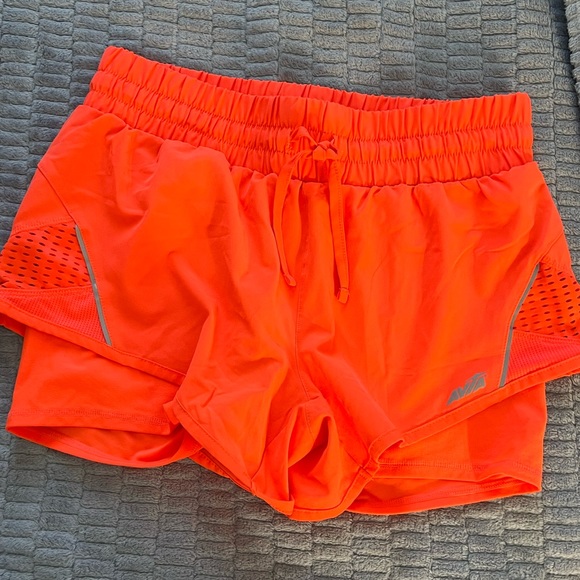 athletic shorts - Picture 3 of 7